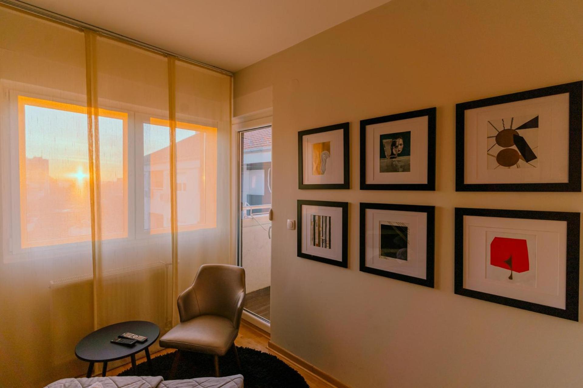 Nar Royalton Accommodation Ниш Экстерьер фото