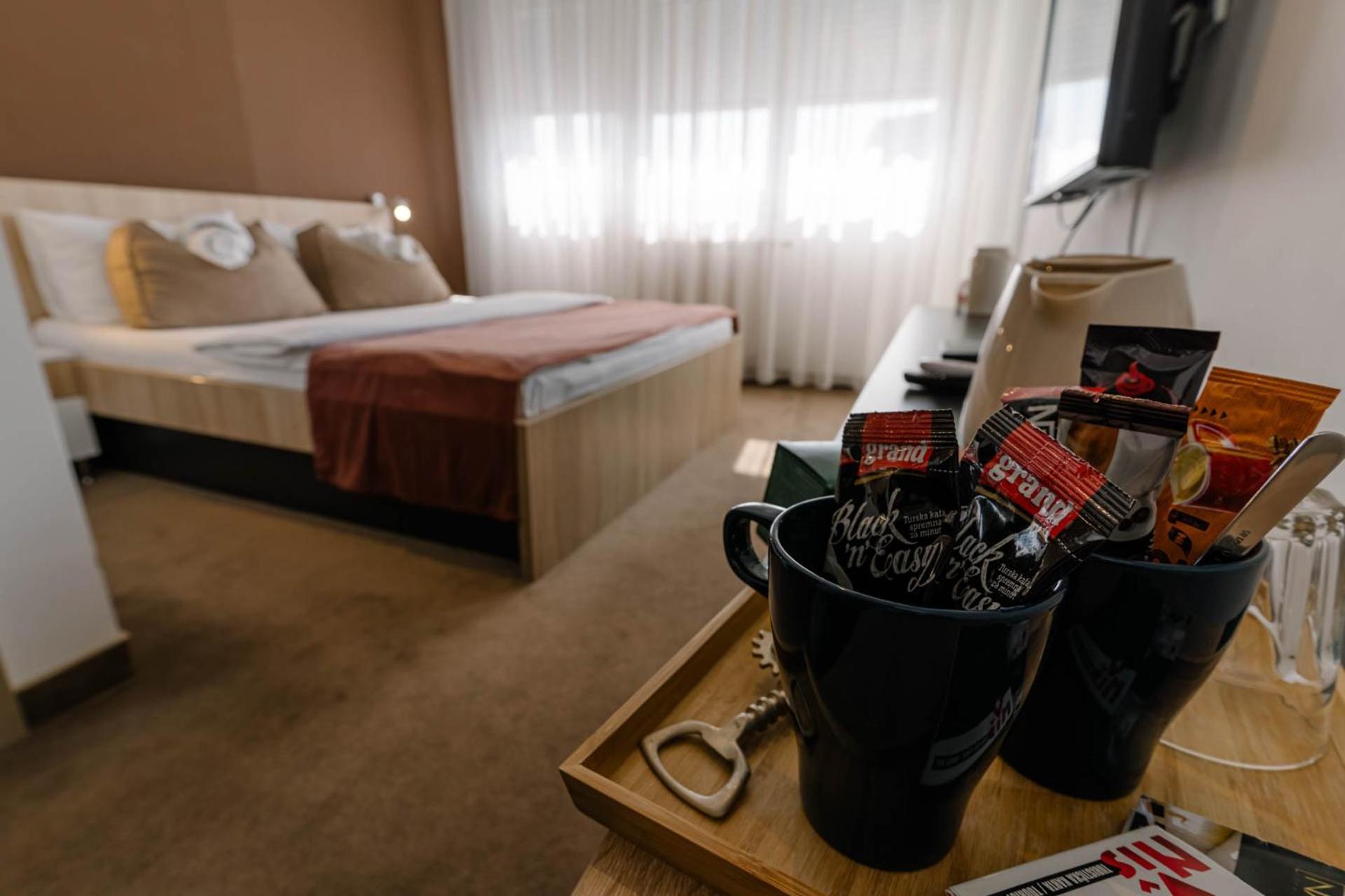 Nar Royalton Accommodation Ниш Экстерьер фото