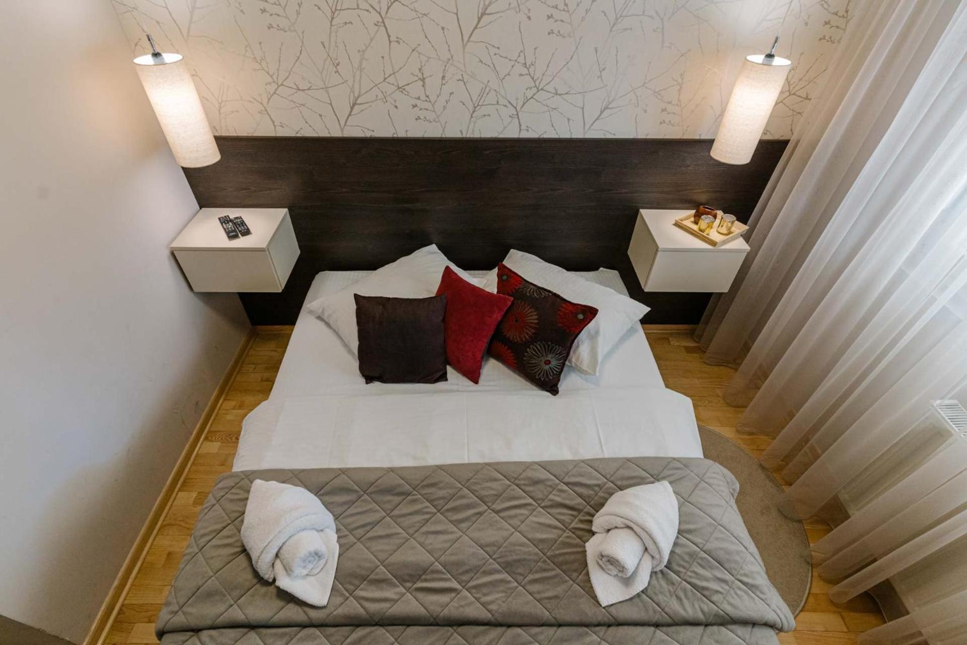 Nar Royalton Accommodation Ниш Экстерьер фото